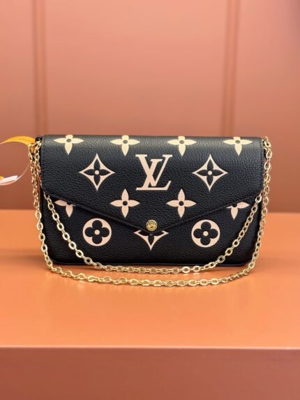 Louis Vuitton POCHETTE FÉLICIE Chain bag M82479